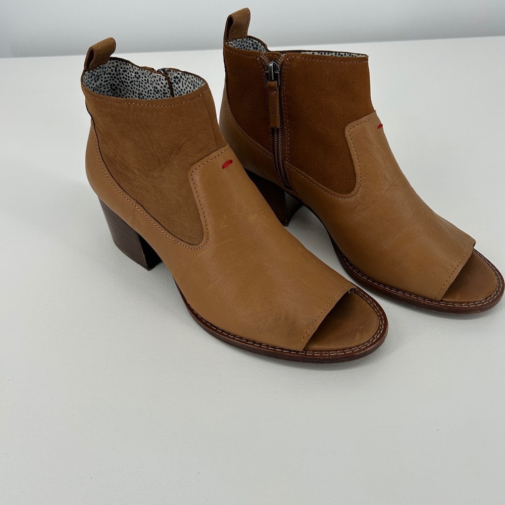 ED Ellen DeGeneres‎ Traison Tan Leather Suede Peep Toe Ankle Booties 8.5